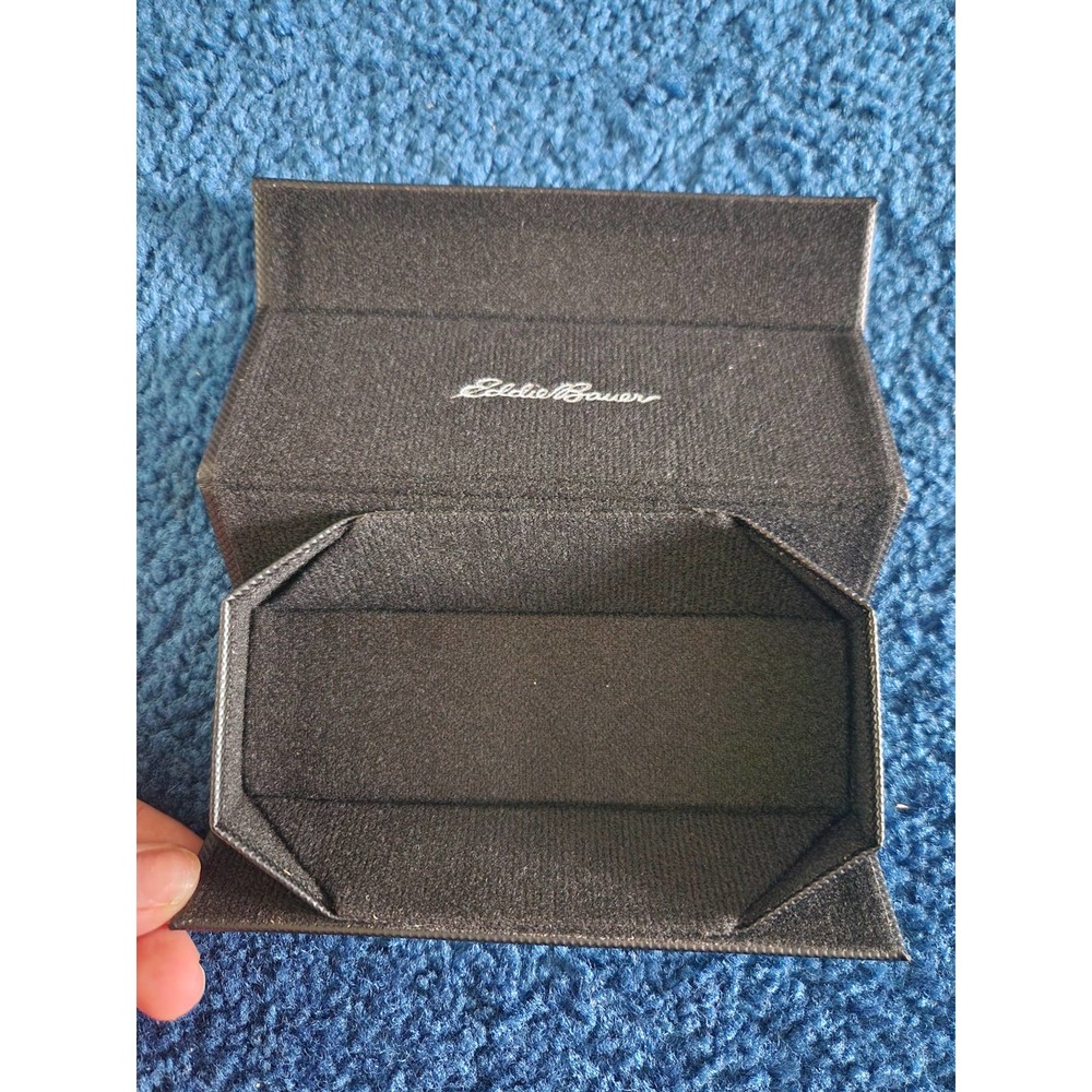 Eddie Bauer Hard Sunglasses Case - Picture 4 of 5
